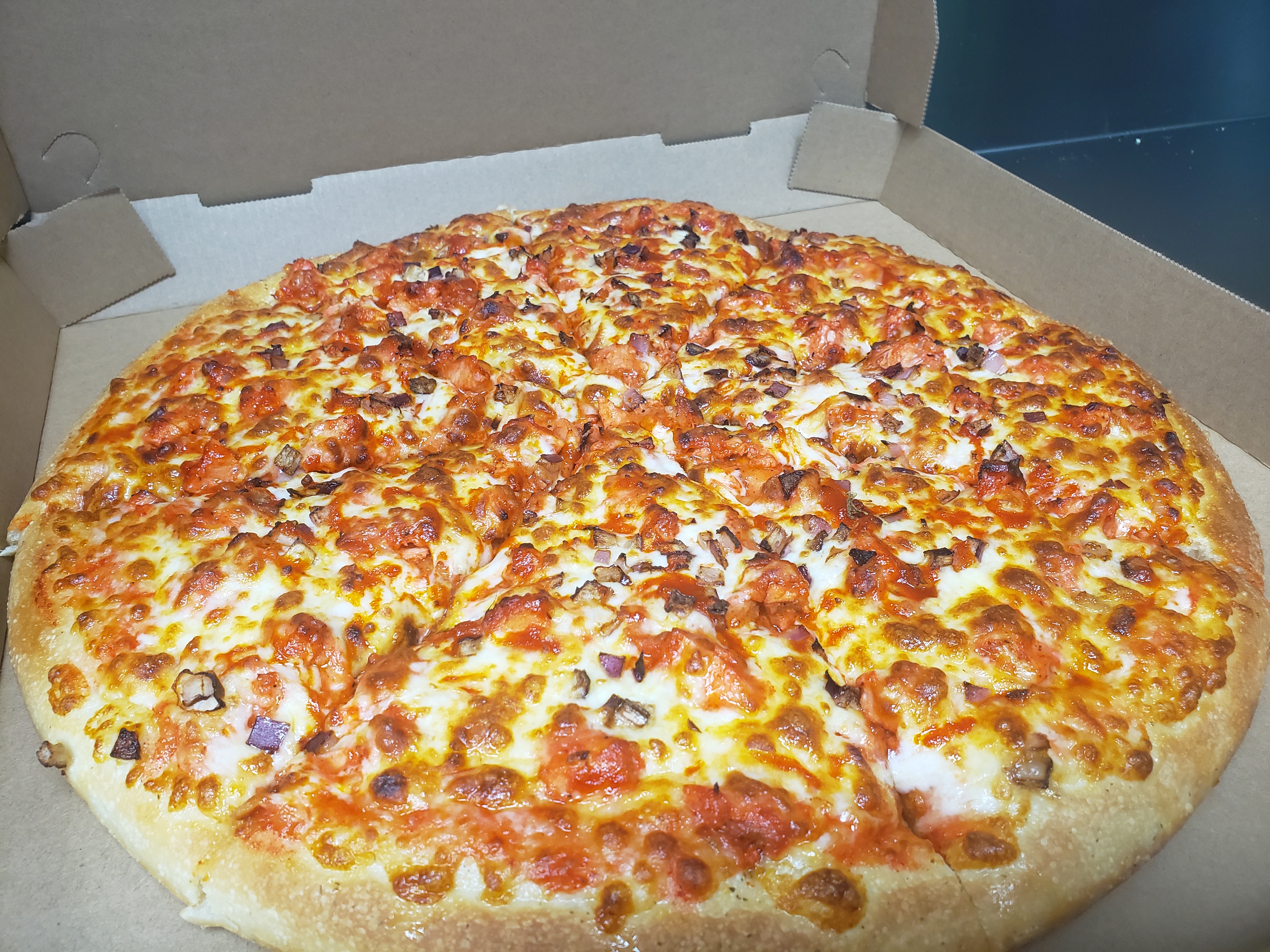 Order 3. Tandoori Chicken Pizza food online from Mimi Pizza store, Madison Heights on bringmethat.com