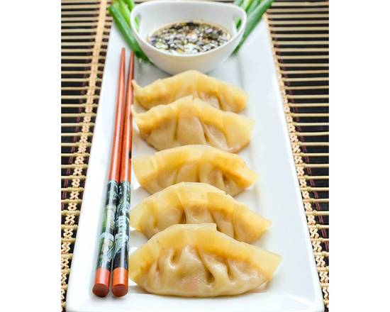 Order Chicken Dumpling (6 pcs) food online from Mo's Asian Bistro store, Chicago on bringmethat.com