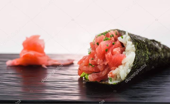 Order Tuna Hand Roll food online from Sushi Uma store, San Francisco on bringmethat.com