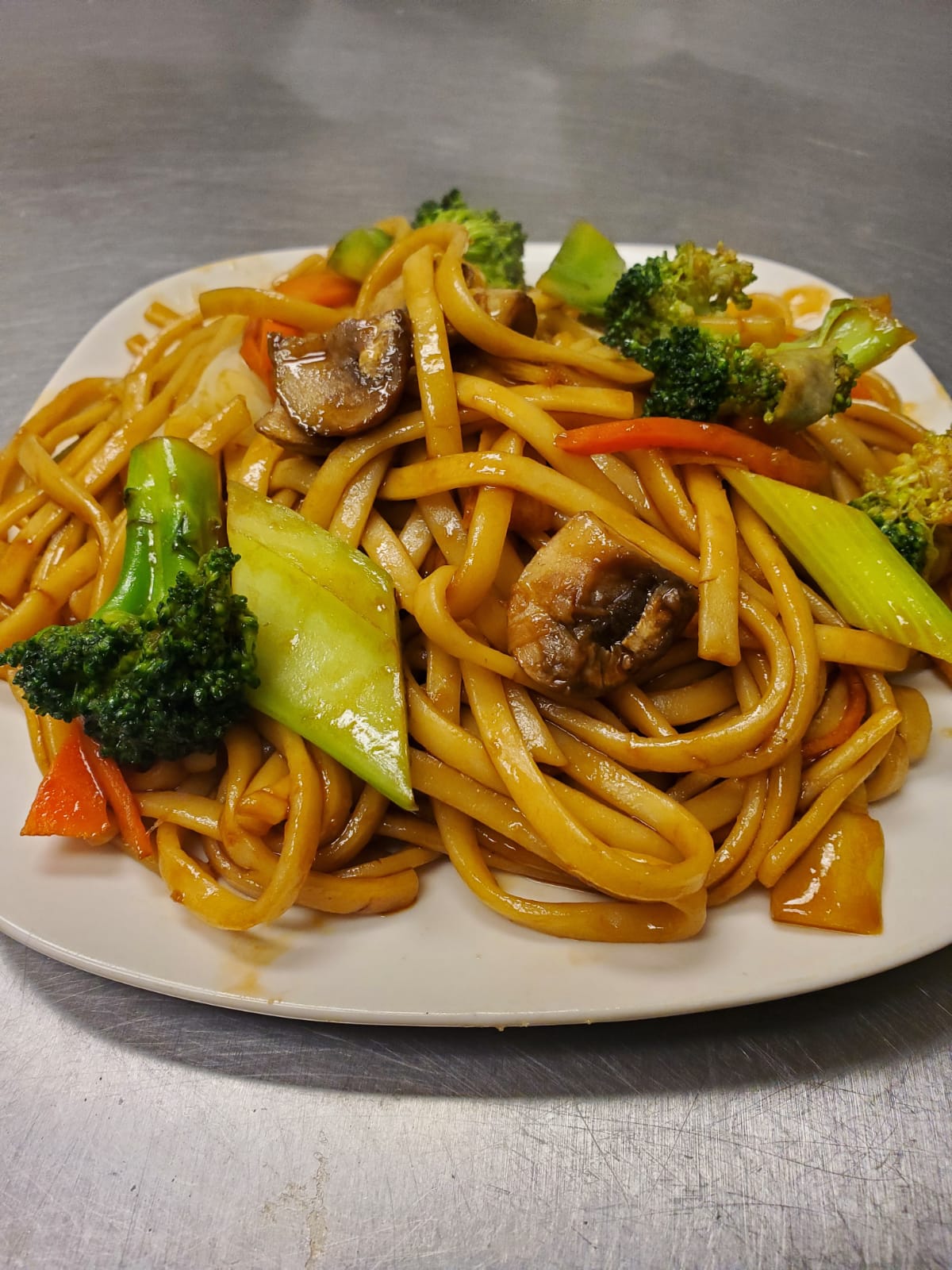 Order Vegetable Lo Mein food online from Panda Kitchen store, Houston on bringmethat.com
