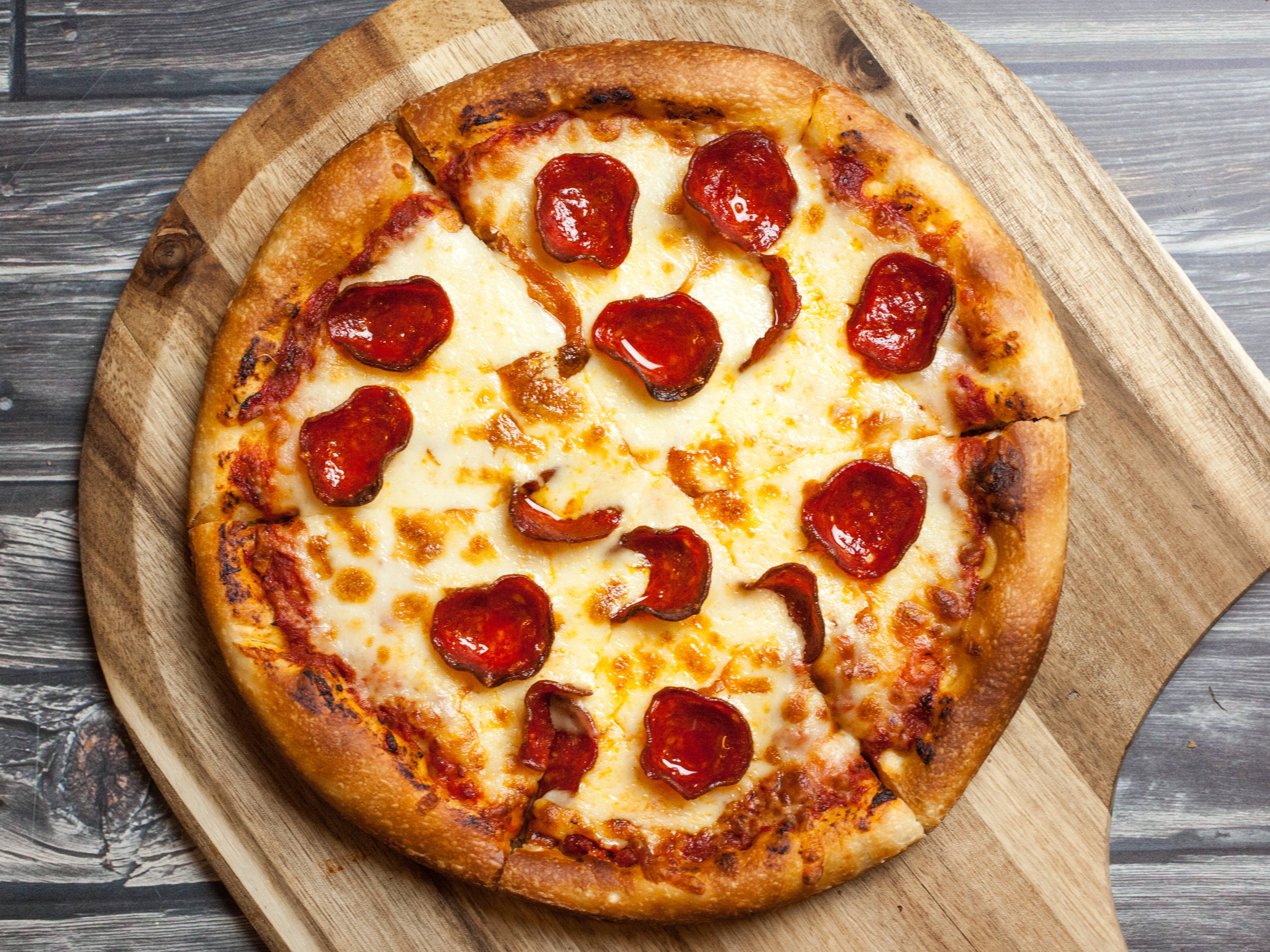 Order Pepperoni Pizza food online from Milano Pizza and Pasta store, Seattle on bringmethat.com