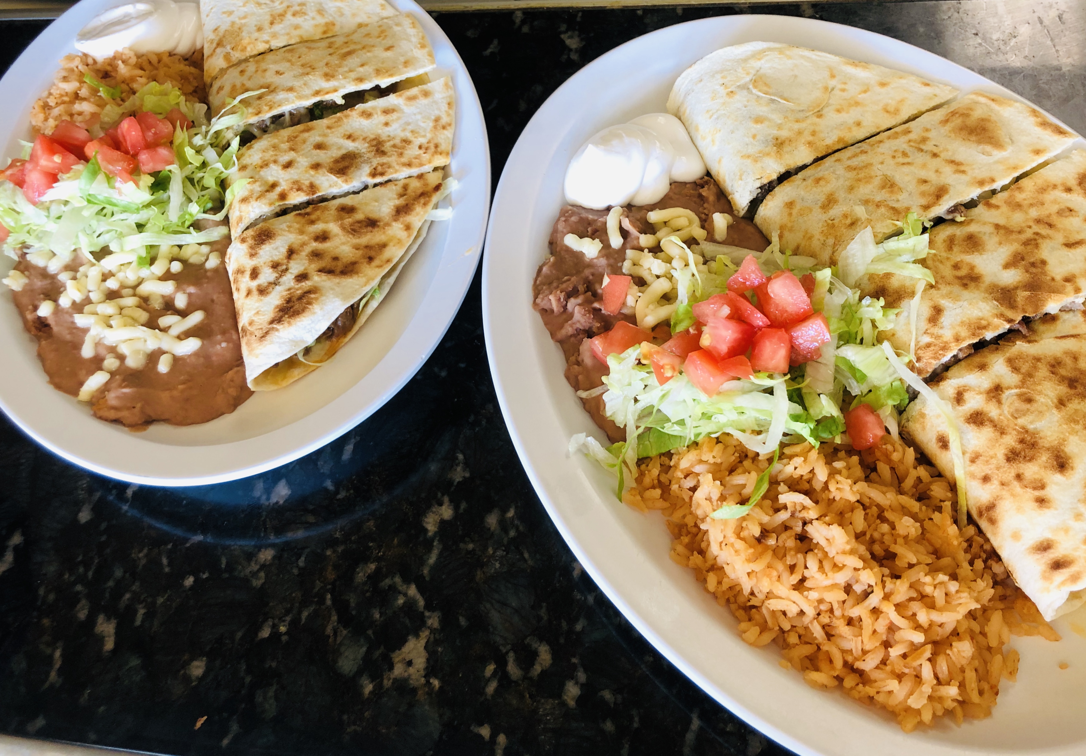 Order Quesadilla Dinner food online from Taqueria Los Maizales store, Bensenville on bringmethat.com