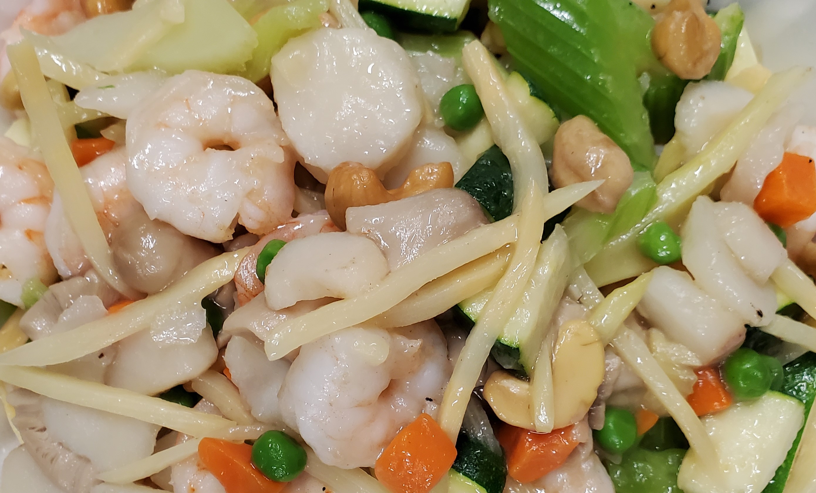 Order 87. Shrimp with Cashew Nuts food online from Ho Ho Gourmet store, Salt Lake City on bringmethat.com