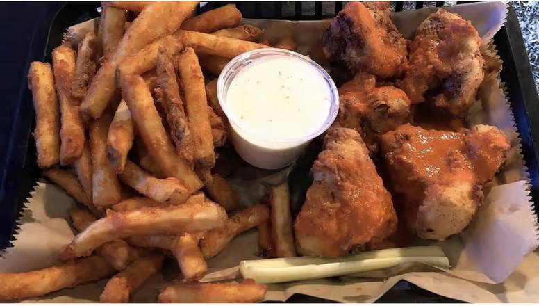 Order Buffalo Cauliflower Bites (10 pcs) food online from Roni's Pub and Kitchen store, Overland on bringmethat.com