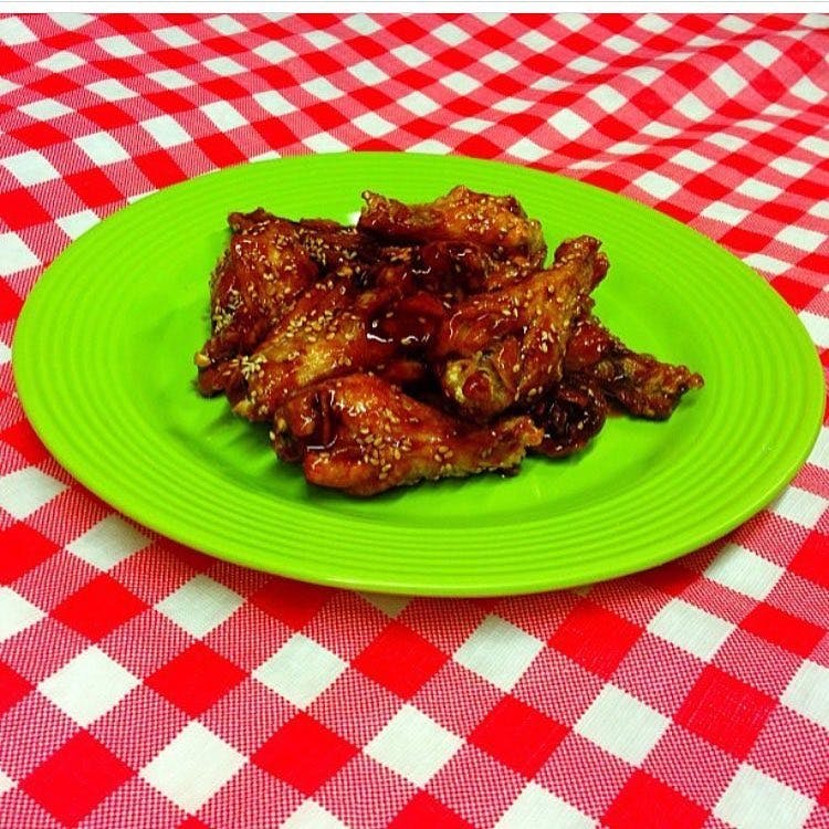 Order Famous Wings - 10 Pieces food online from IL Villaggio store, Suffern on bringmethat.com