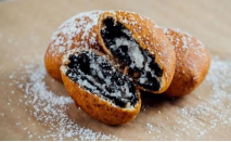 Order Fried Oreos food online from Corndog With No Name store, Dallas on bringmethat.com