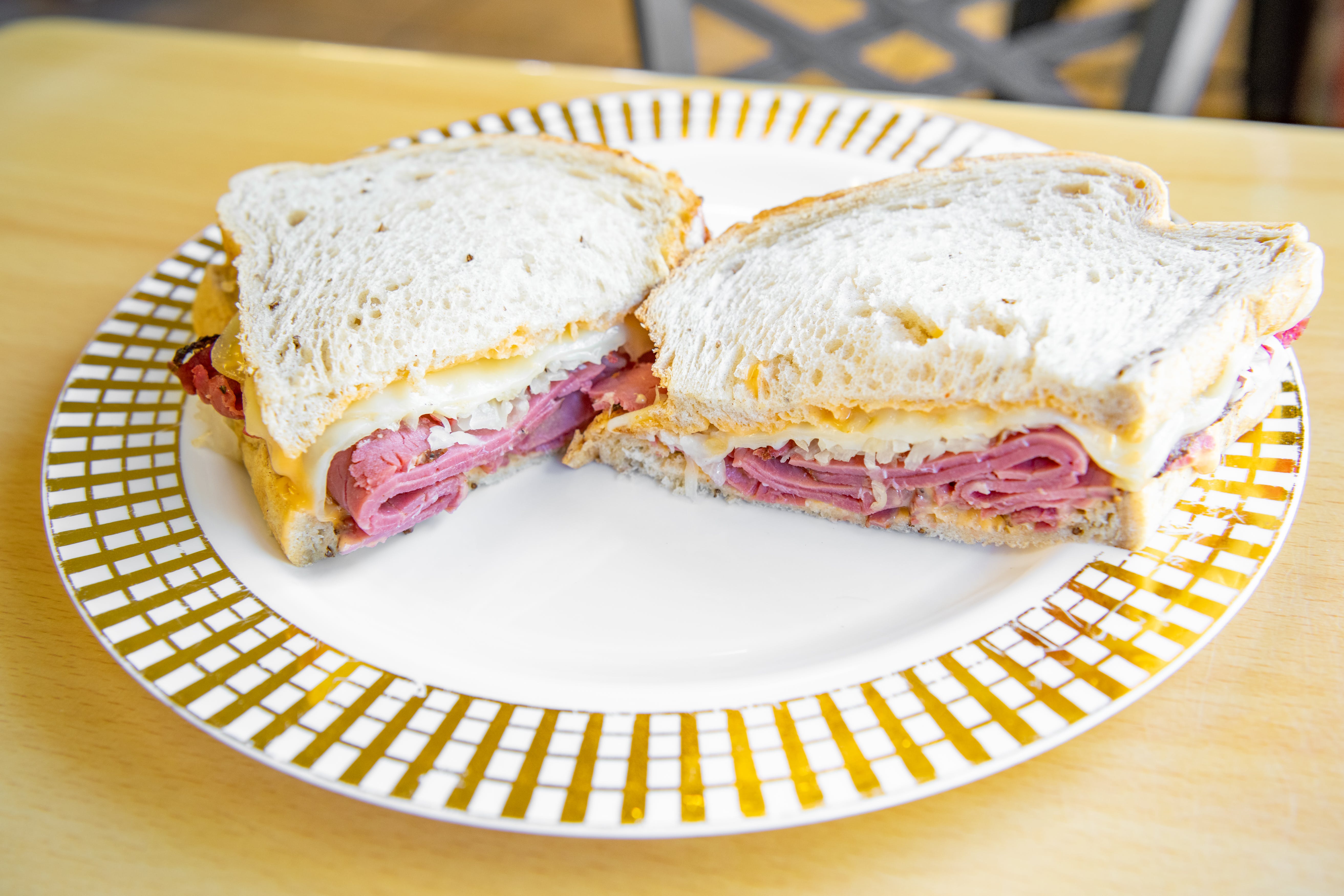Order Reuben Sandwich - Sandwich food online from Castelli Deli Cafe store, Felton on bringmethat.com