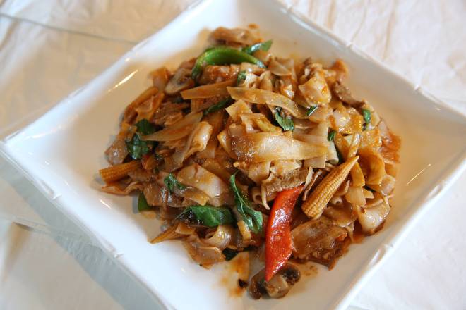 Order Spicy Basil Noodles food online from Panang South Okc store, Oklahoma City on bringmethat.com