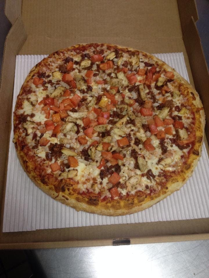 Order Chicken Club Pizza - Mini 7" food online from Paradise Pizza & Subs store, Findlay on bringmethat.com