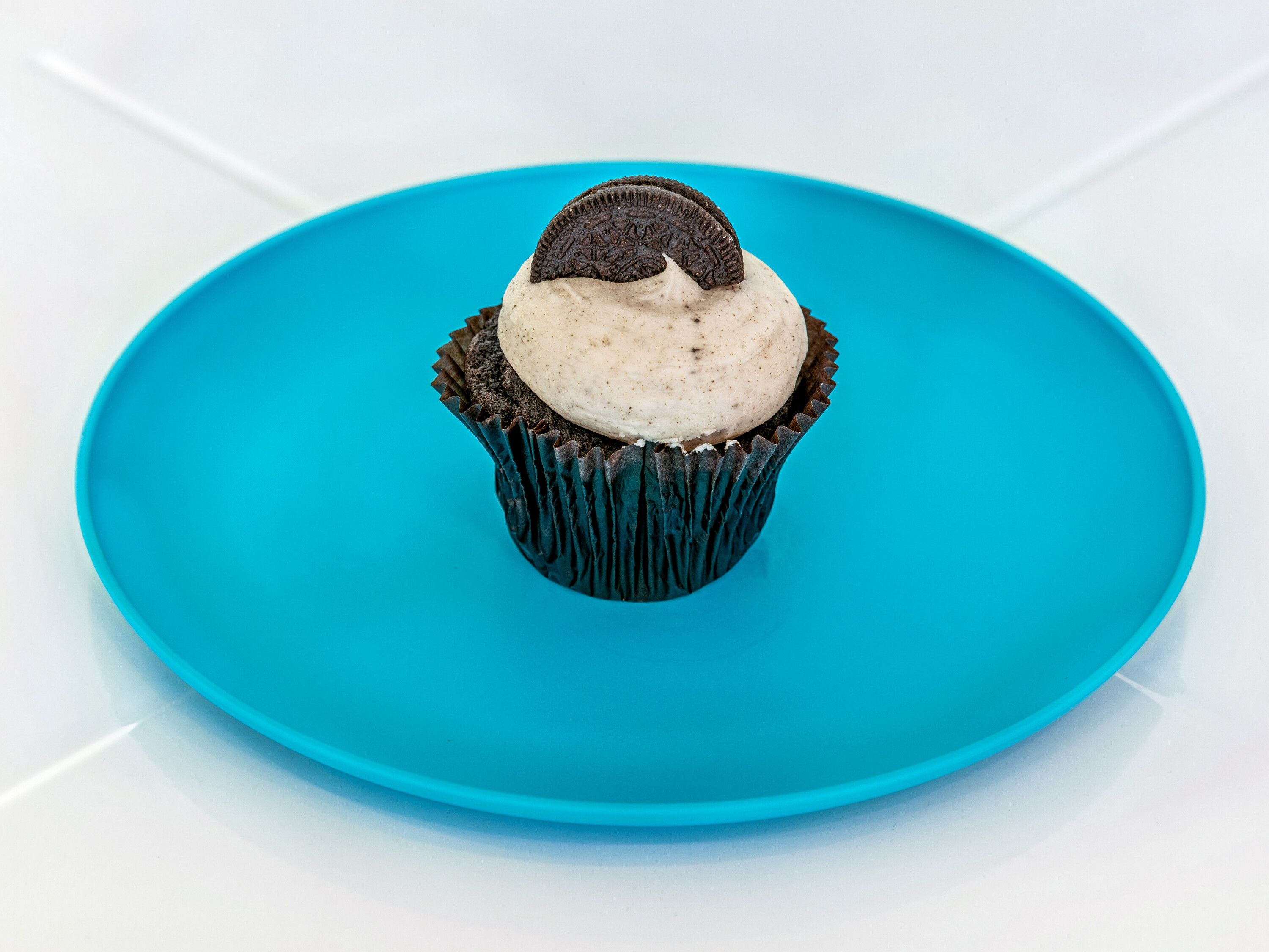 Order Cookies and Cream Cupcake food online from Smallcakes Cupcakery & Creamery - Waco store, Waco on bringmethat.com