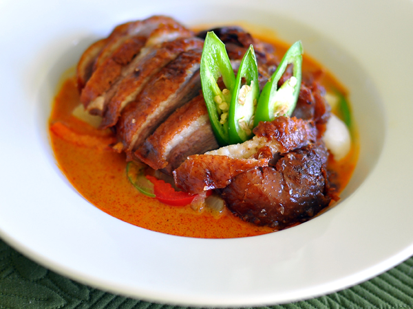 Order  Duck with Red Curry Sauce food online from Lanna Thai store, Colorado Springs on bringmethat.com
