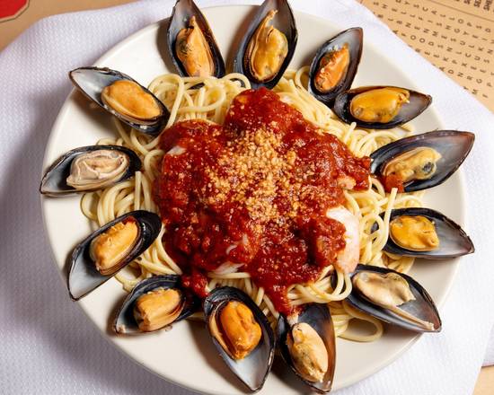 Order O: Seafood Spaghetti food online from Hook & Reel Cajun Seafood store, Halethorpe on bringmethat.com