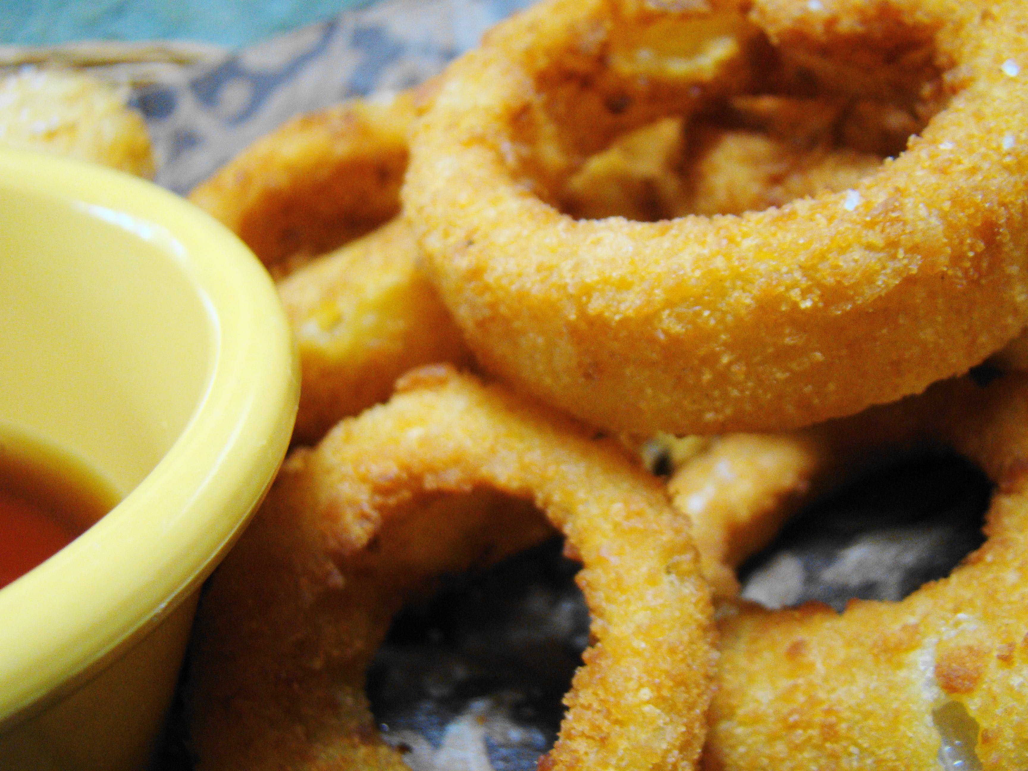 Order Onion Rings - Appetizer food online from Papa Subs & Pizza store, Holly Springs on bringmethat.com