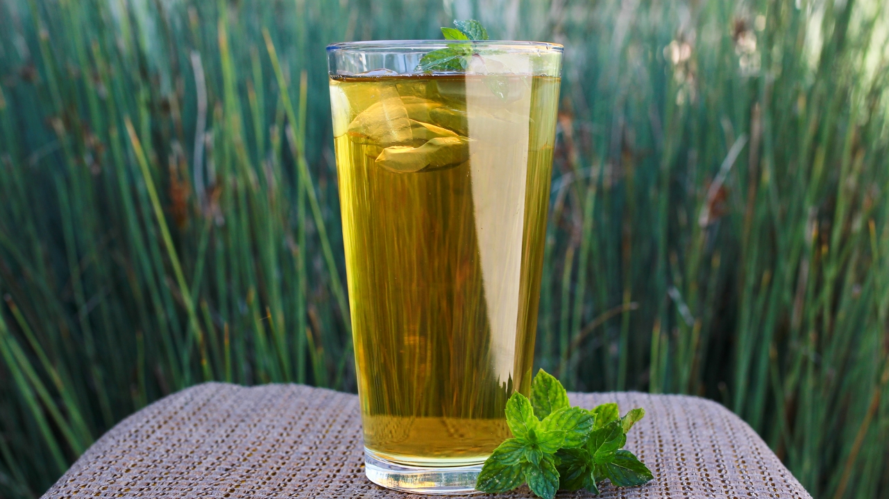 Order Peach Mint Refresher (Medium) food online from Cha For Tea store, Irvine on bringmethat.com