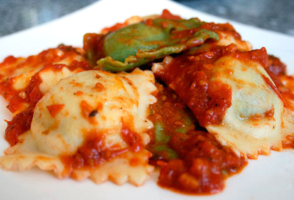 Order Spinach Ravioli food online from Pizza fino store, Houston on bringmethat.com