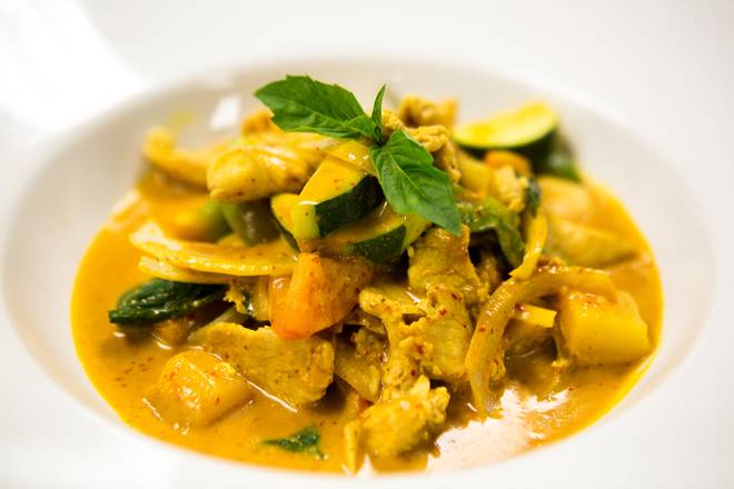 Order Yellow Curry food online from The Elephant Trail store, Avon on bringmethat.com