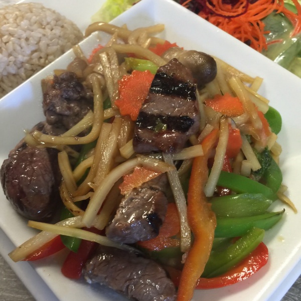Order 16. Filet Mignon Mongolian Lunch Special food online from Anantra Thai Restaurant store, Woodland Hills on bringmethat.com