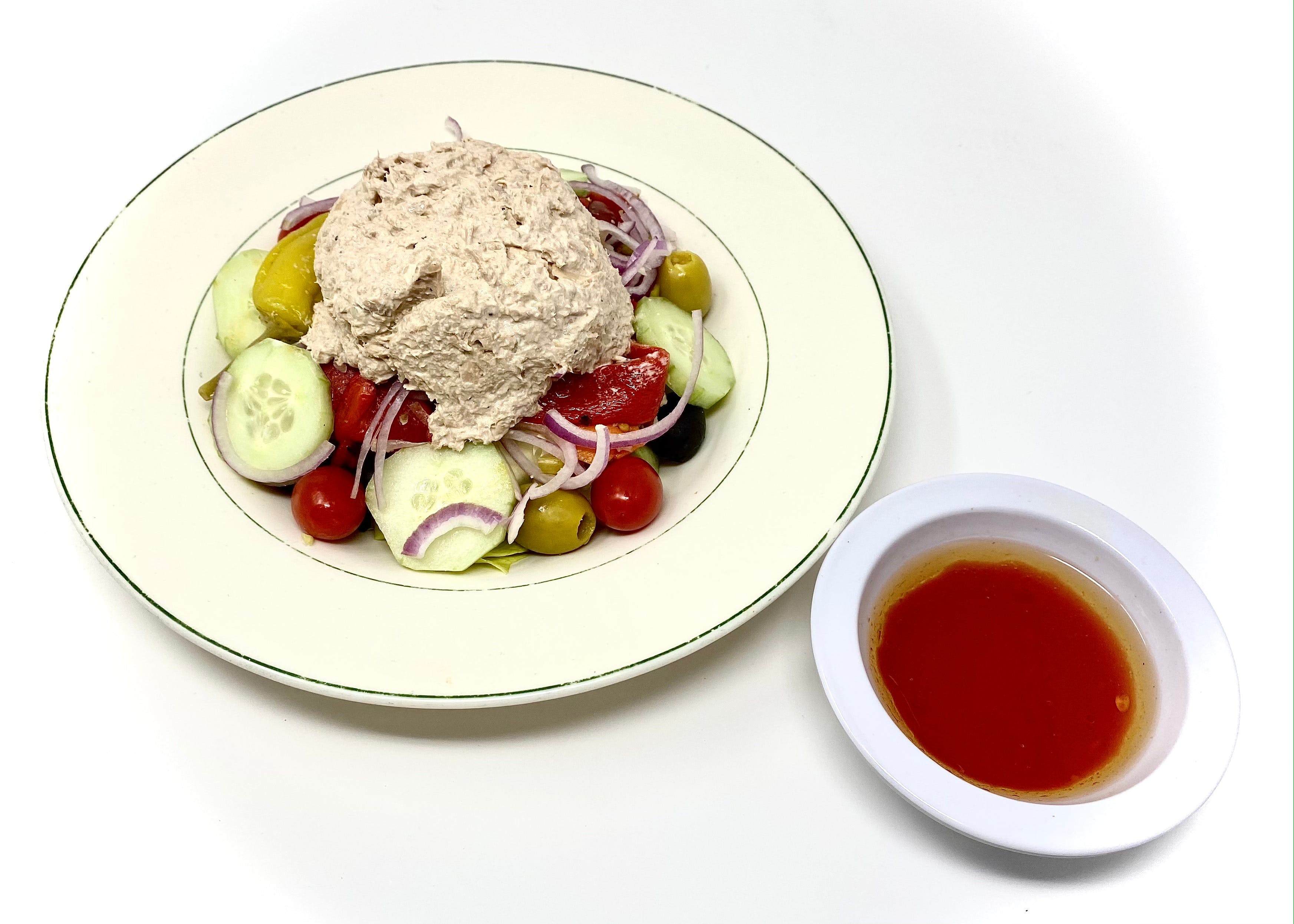Order Tuna Tossed Salad - Salad food online from Mona Lisa Pizzeria Ristorante store, Bayonne on bringmethat.com