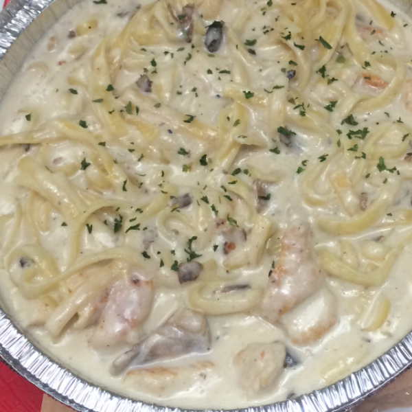 Order  Fettuccine Alfredo Chicken food online from Seniore Pizza store, Santa Clara on bringmethat.com