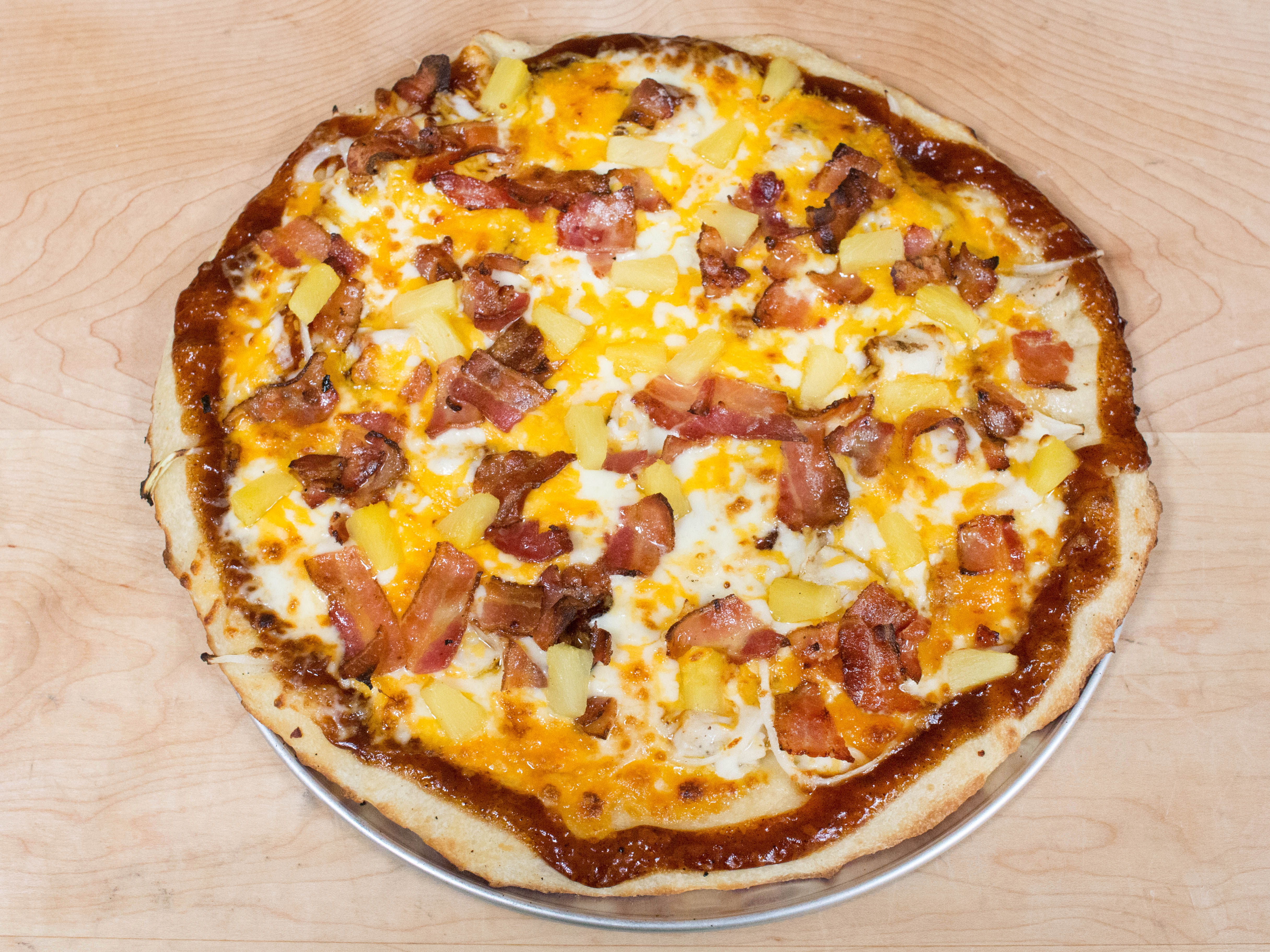 Order BBQ Chicken Pizza food online from Mancino's store, Lansing on bringmethat.com