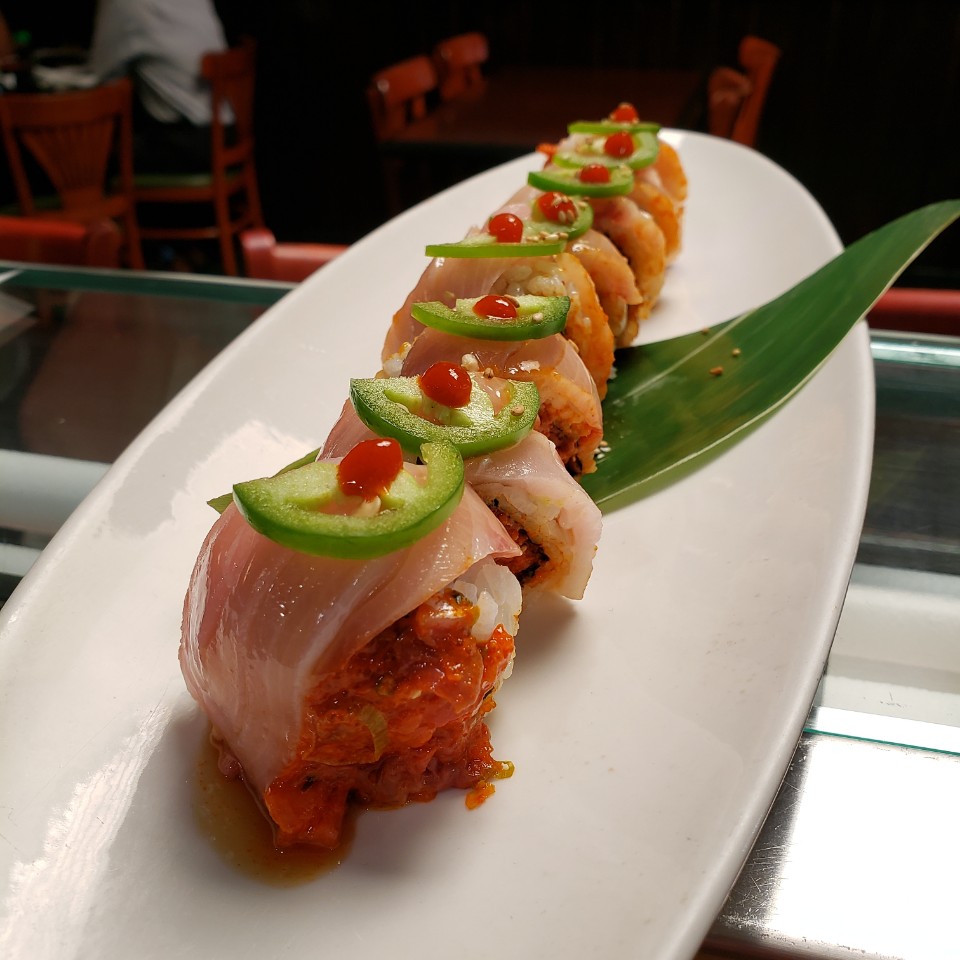 Order Acura Roll food online from O Sumo Sushi store, Sherman Oaks on bringmethat.com