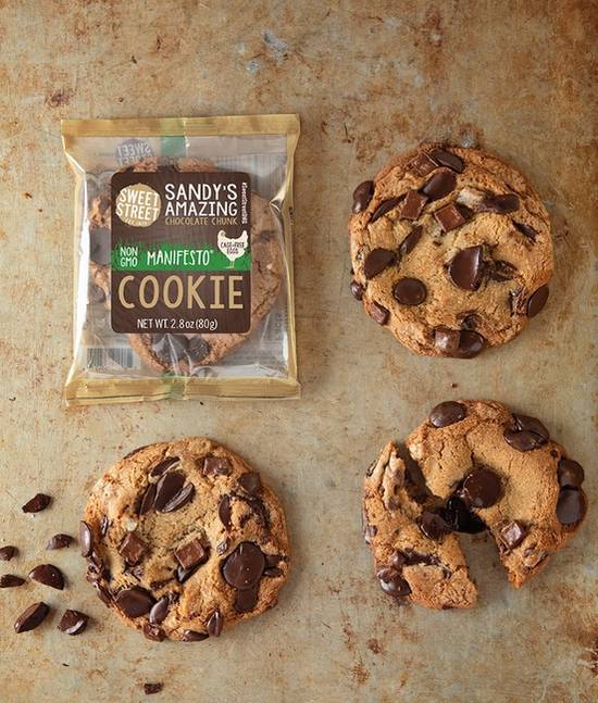 Order Sweet Street Large Chocolate Chunk Cookie food online from Pizzeria Bravo store, Oakland on bringmethat.com