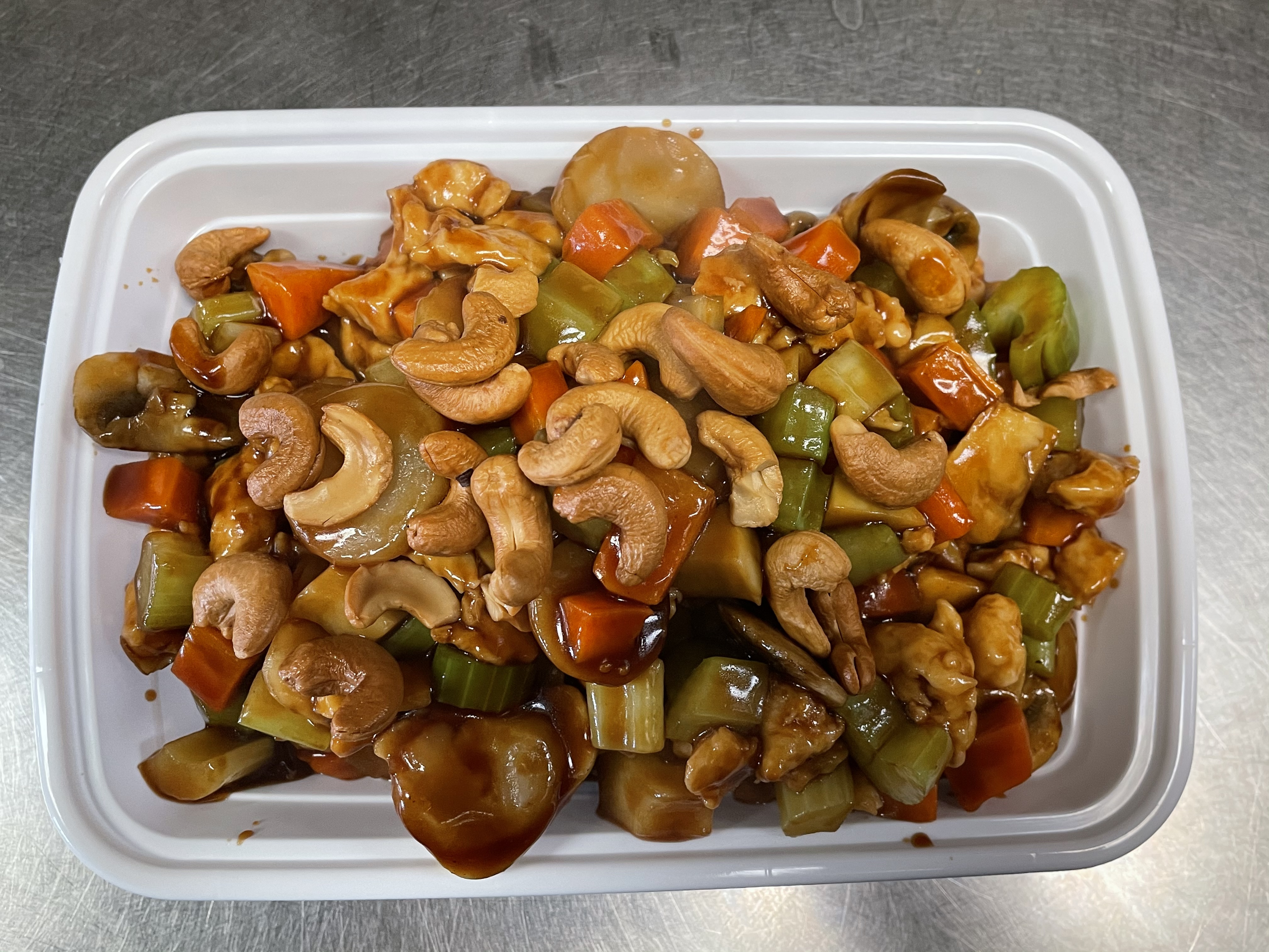 Order 143. Chicken with Cashew Nuts food online from Hong Kong Kitchen store, Congers on bringmethat.com