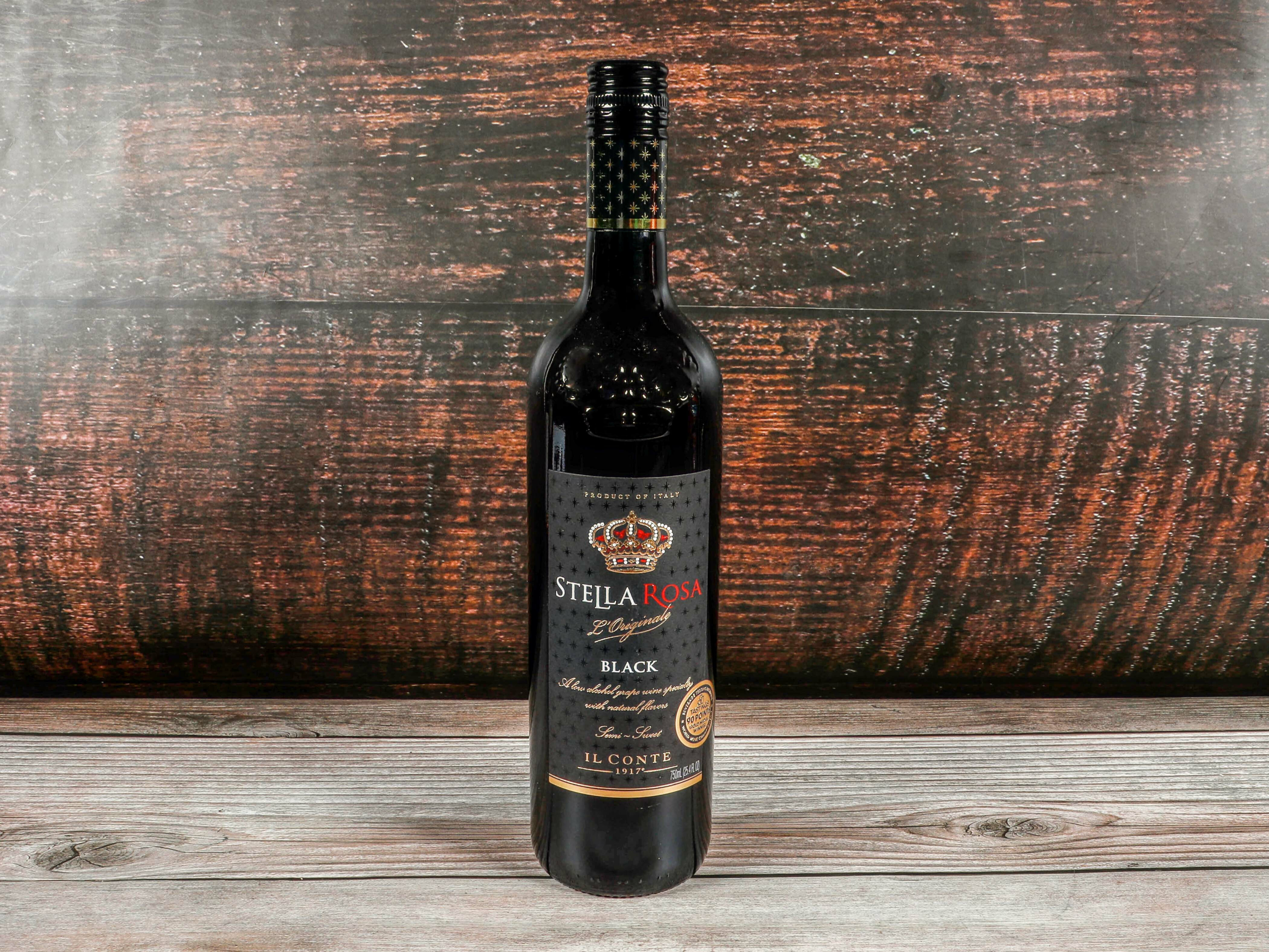 Order Stella Rosa Moscato Black, 750 ml. Wine (5.5% ABV) food online from Jay Vee Liquors store, El Cerrito on bringmethat.com
