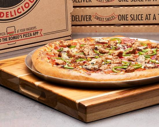 Order Romeo's Deluxe Specialty Pizza food online from Romeo's Pizza store, Dublin on bringmethat.com
