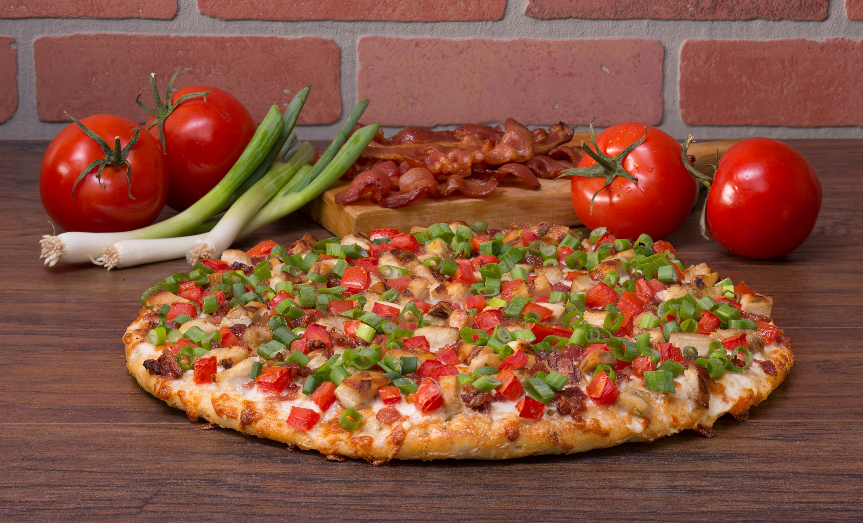 Order Chicken Club Pizza - Small 10" (10 Slices) food online from Mountain Mikes Pizza store, San Leandro on bringmethat.com