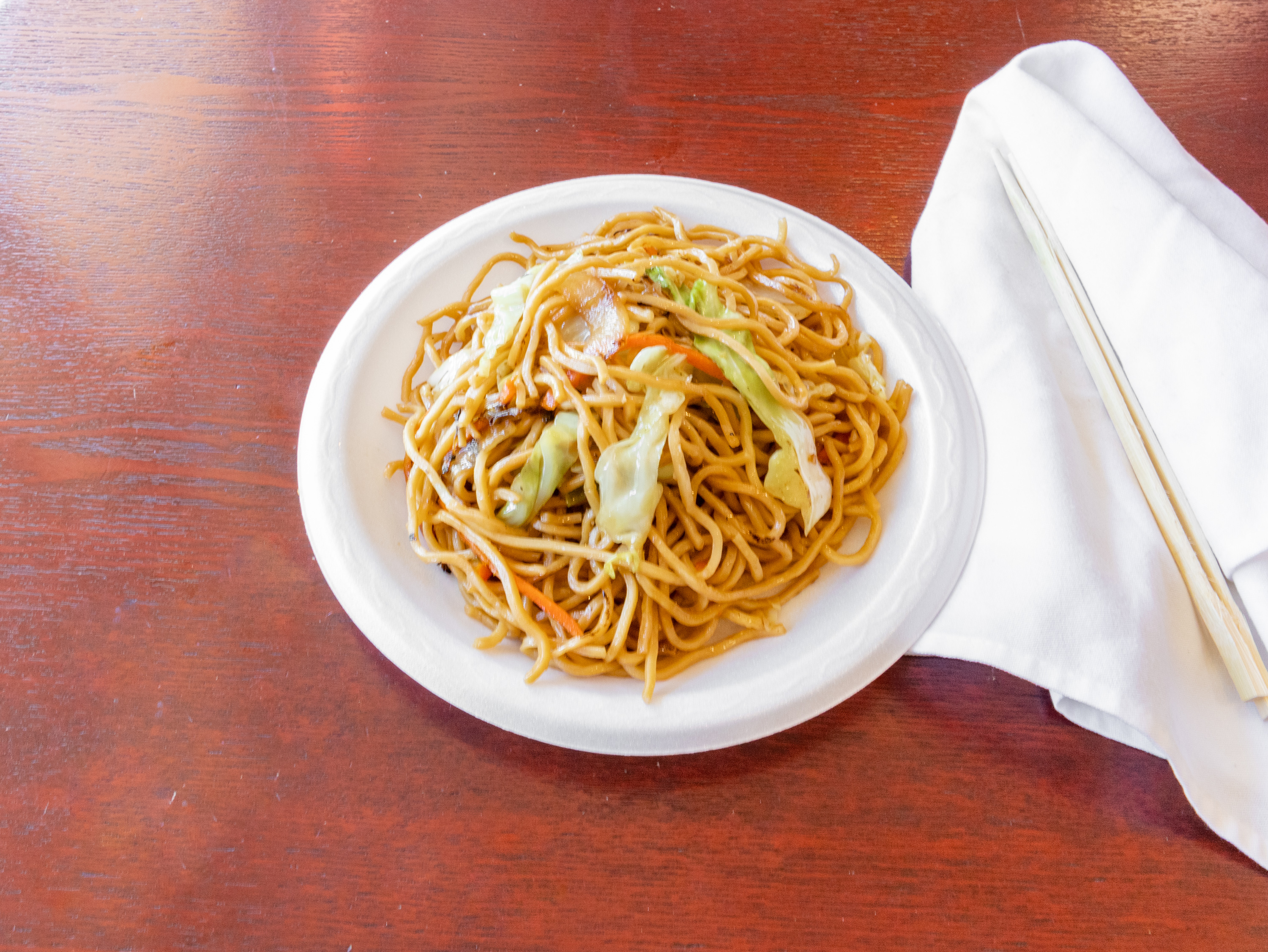 Order Chicken Chow Mein 鸡肉炒面 food online from Ume Chinese Food store, San Jose on bringmethat.com