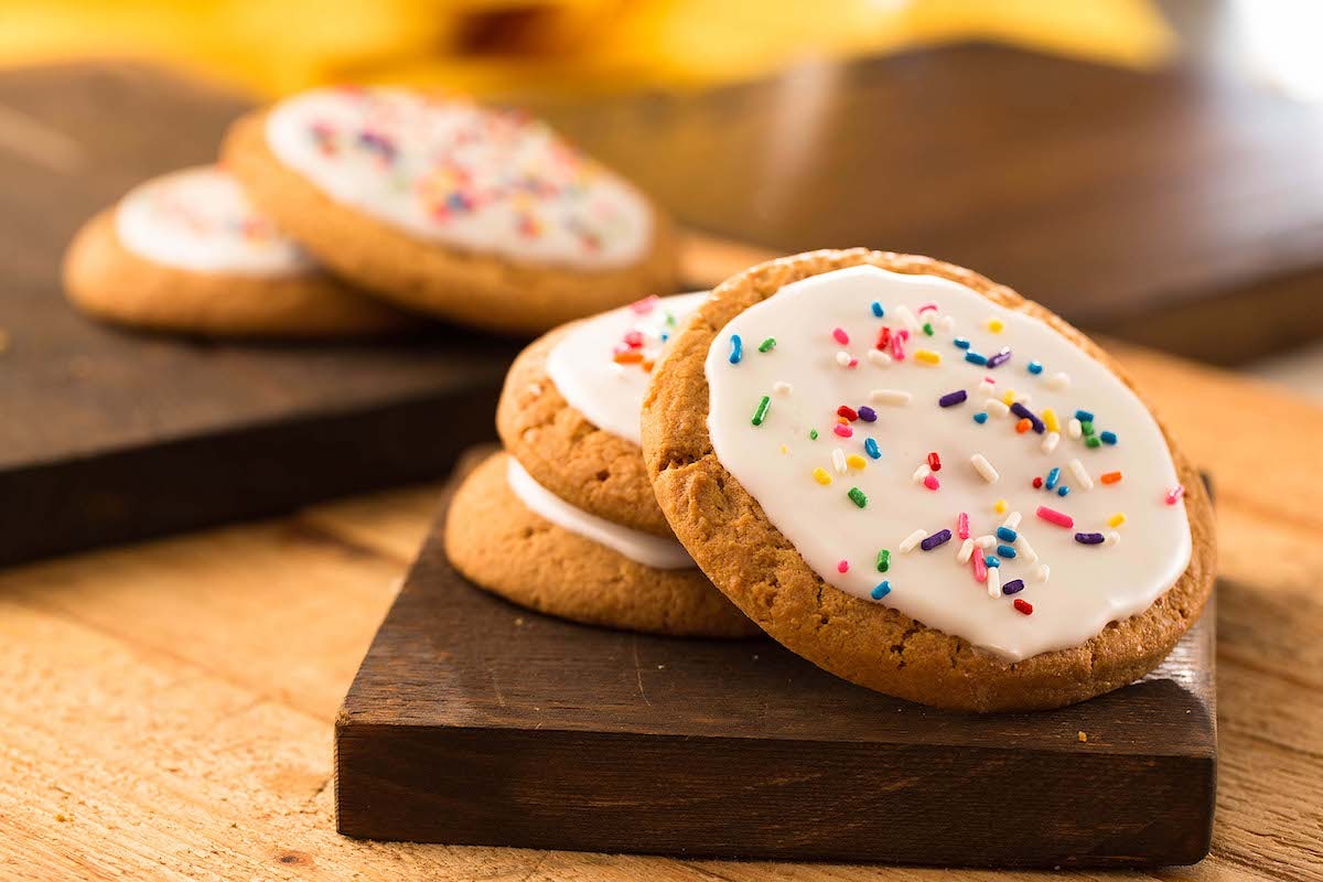 Order Specialty Cookies food online from Nestle Toll House Cafe store, West Bloomfield Township on bringmethat.com