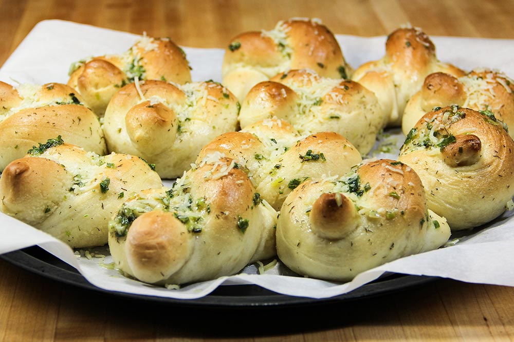 Order Garlic Knots food online from Lenny's Pizza Time store, Farmingdale on bringmethat.com
