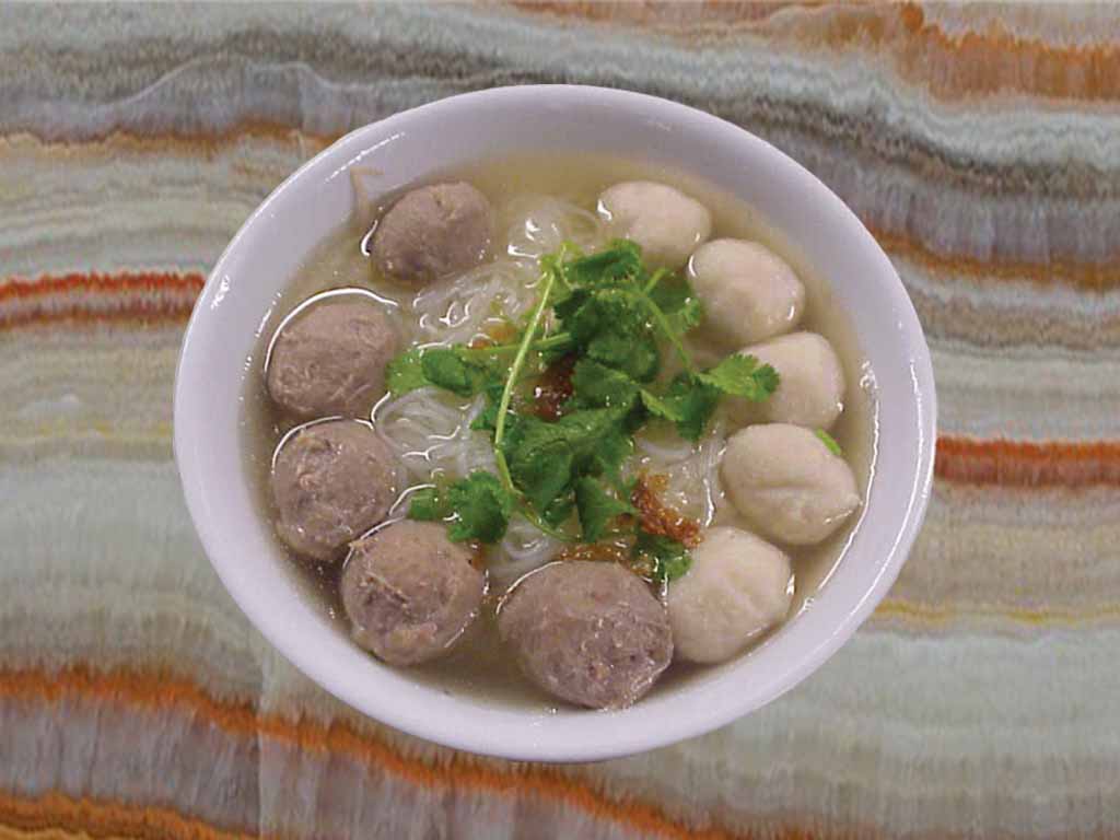 Order 126. Fish Ball and Beef Ball Noodle Soup food online from San Sun store, San Francisco on bringmethat.com