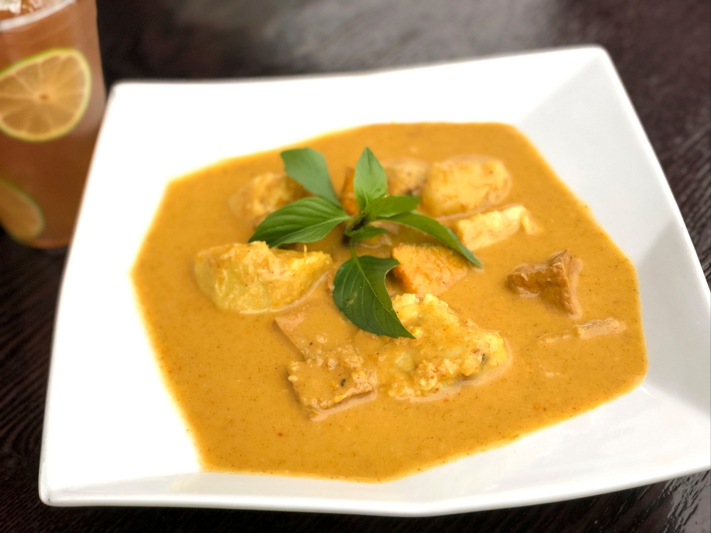 Order Mama's Chicken Yellow Curry food online from Monarch 9 Café store, Yorba Linda on bringmethat.com
