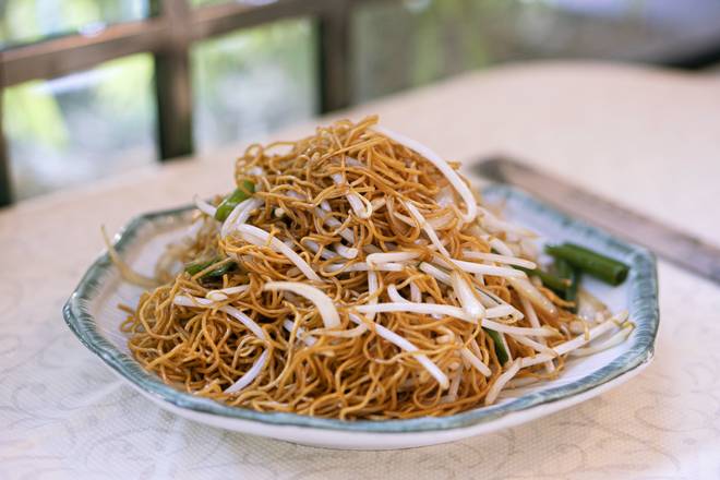 Order Soy Sauce Chow Mein  豉油皇炒面  food online from Asian Pearl Peninsula store, Millbrae on bringmethat.com