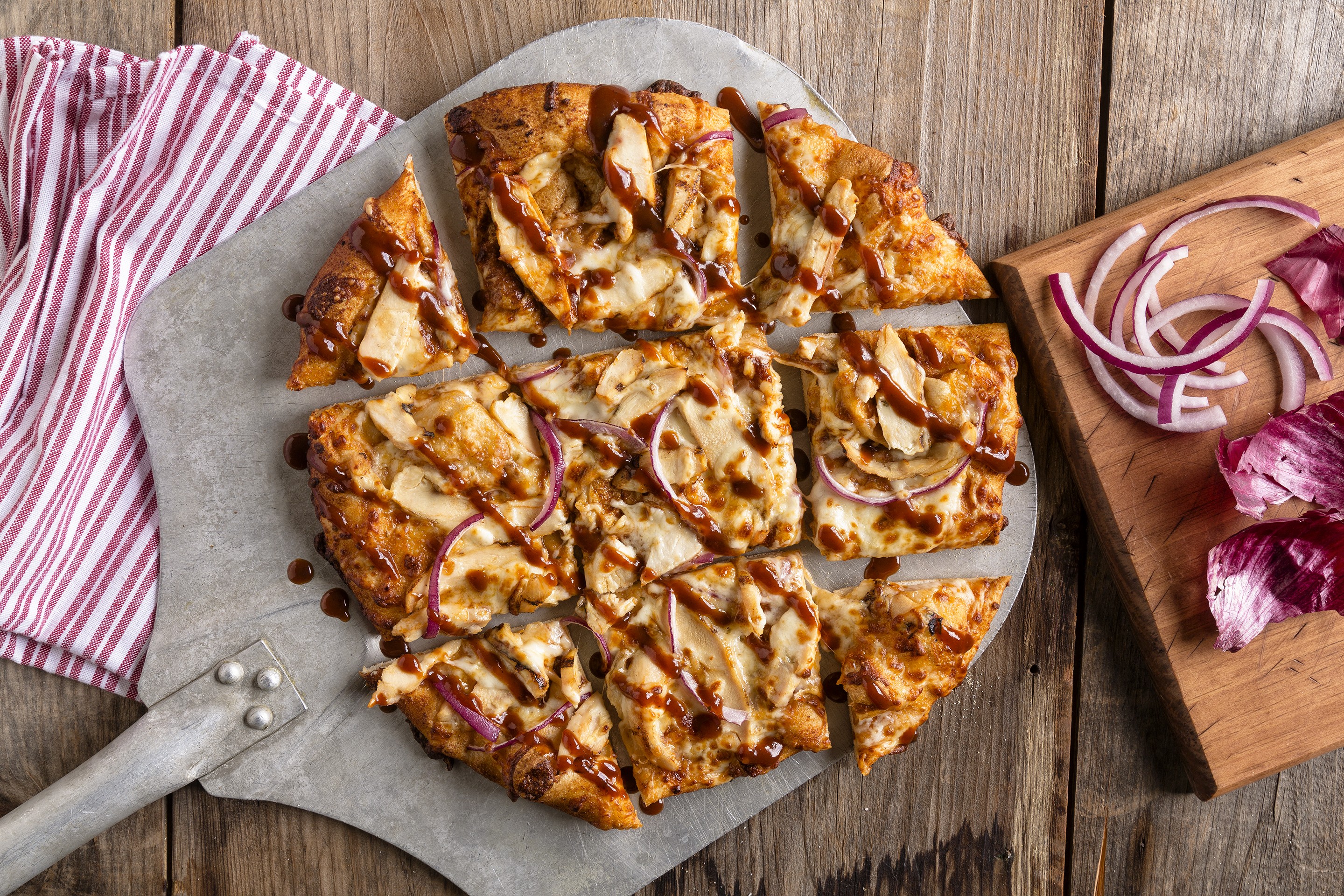 Order Individual BBQ Chicken Thin Crust Pizza food online from Uno Pizzeria & Grill store, Norfolk on bringmethat.com