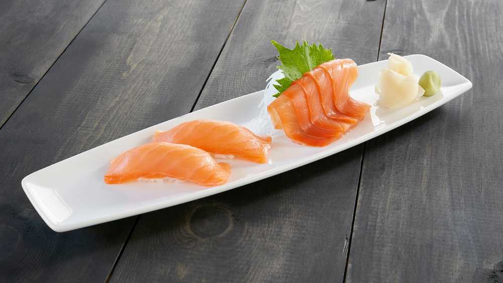 Order Smoked Salmon Sushi food online from Izumi Japanese Steak House & Sushi Bar store, Windsor Locks on bringmethat.com