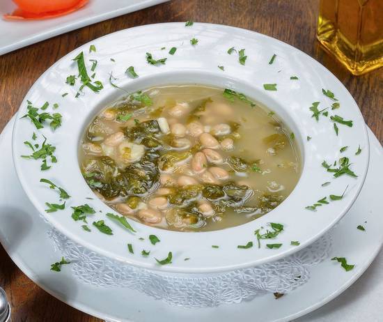 Order Escarole & Bean Soup food online from Whippany Pizza Restaurant & Catering store, Morris County on bringmethat.com