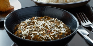 Order Saag food online from Tiffin Indian Cuisine Wynnewood store, Wynnewood on bringmethat.com