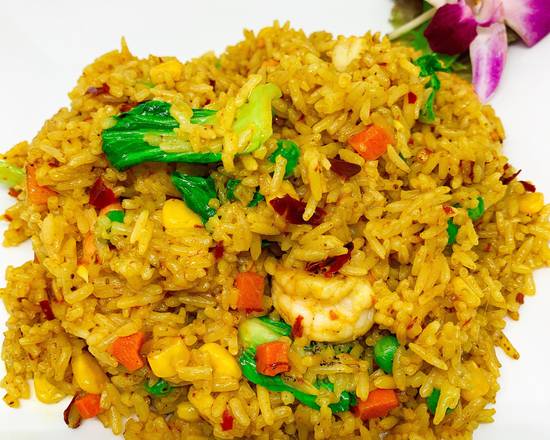 Order Curry Fried Rice food online from Aroma Royal Thai Cuisine store, Franklin Township on bringmethat.com