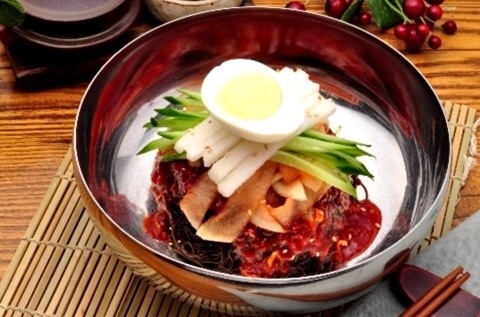 Order Spicy Cold Noodles (비빔냉면) food online from Yangji Gamjatang store, Los Angeles on bringmethat.com