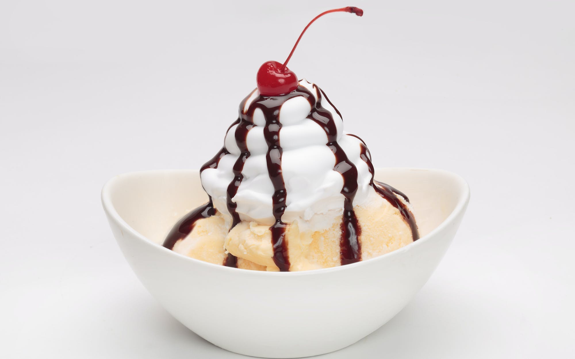 Order Old Fashion Sundae - Mini Size food online from Oggi Sports | Brewhouse | Pizza store, Mission Viejo on bringmethat.com