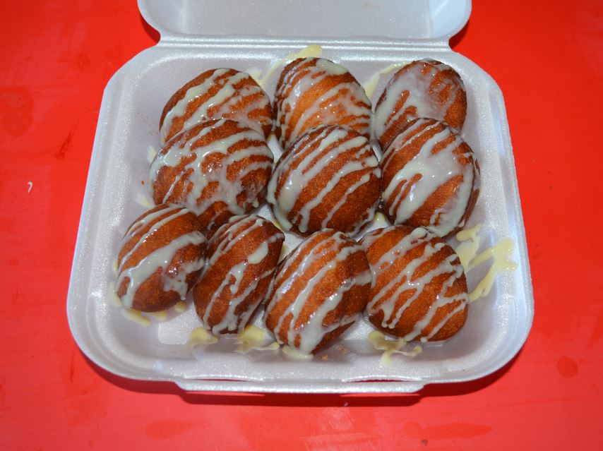 Order Mini Sweet Heart Buns (10 pieces) food online from Canton Express store, Plano on bringmethat.com