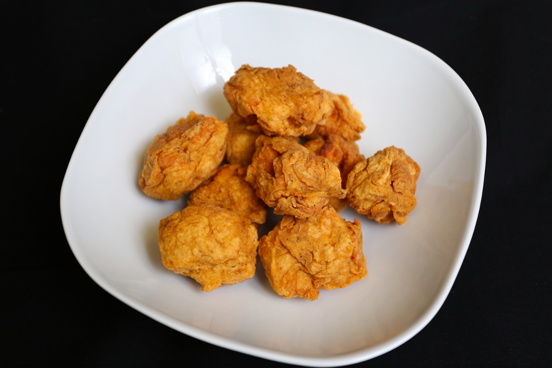 Order 6pc Boneless Wings food online from Two Brothers Chicken store, Woodbridge on bringmethat.com