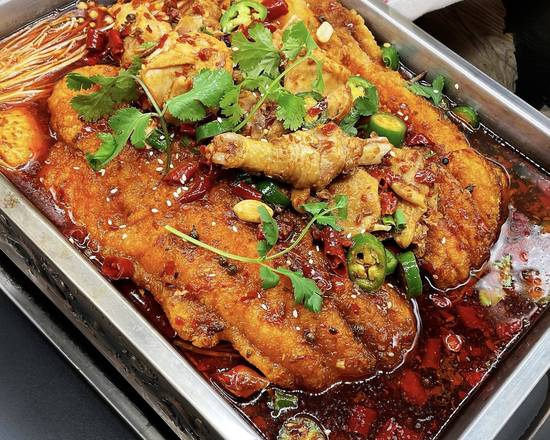 Order 蜀湘麻辣鸡公烤鱼️️️樂BBQ fish fillet & chicken w/garlic spicy sauce  food online from Fashion Wok store, Sunnyvale on bringmethat.com