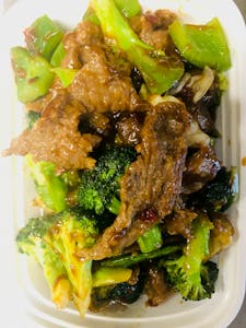 Order L19. Beef with Broccoli芥藍牛 food online from Golden China store, Lincoln on bringmethat.com