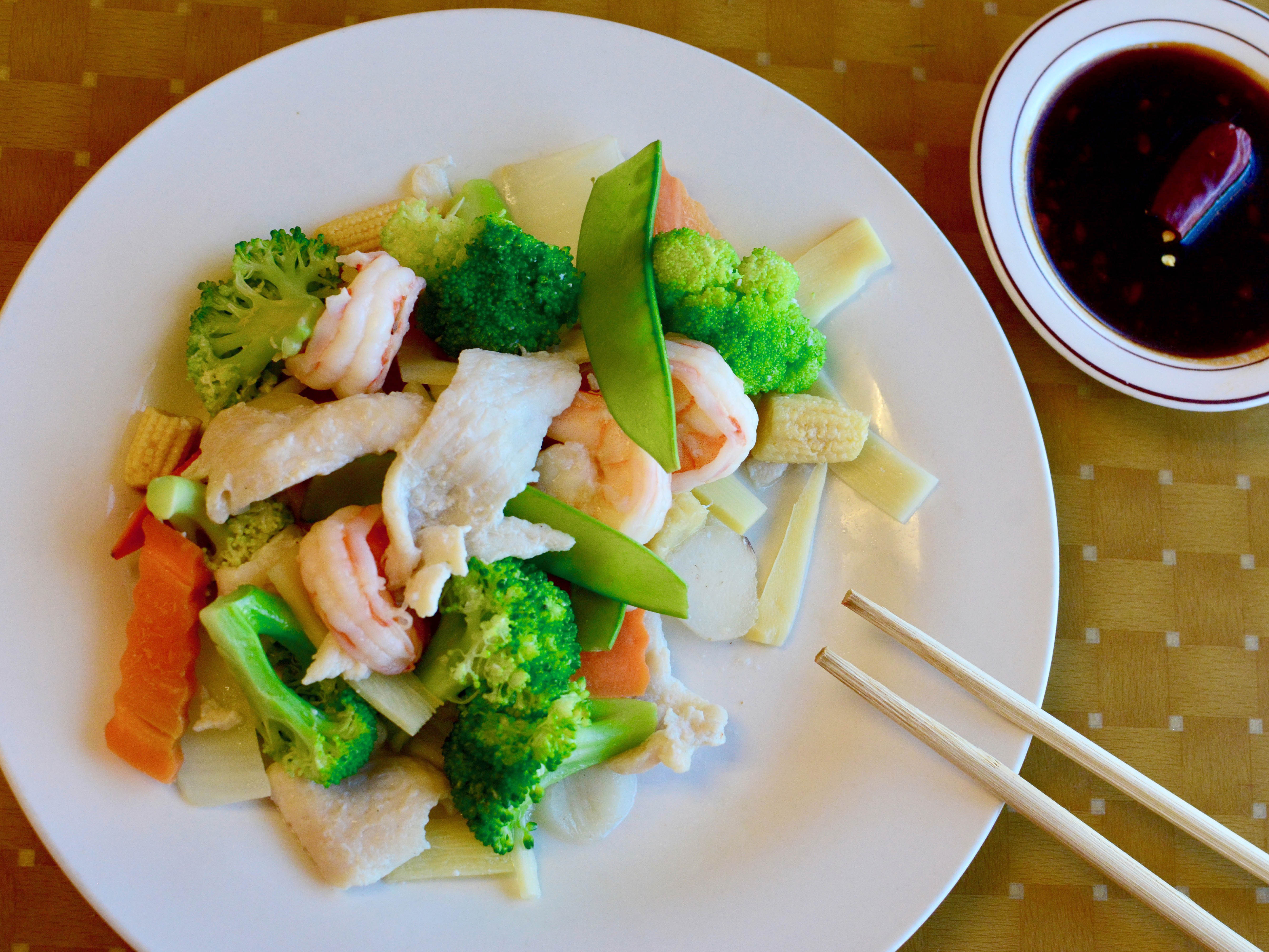 Order W1. Steamed Mixed Vegetable food online from Royal Golden Chinese Restaurant store, Herndon on bringmethat.com