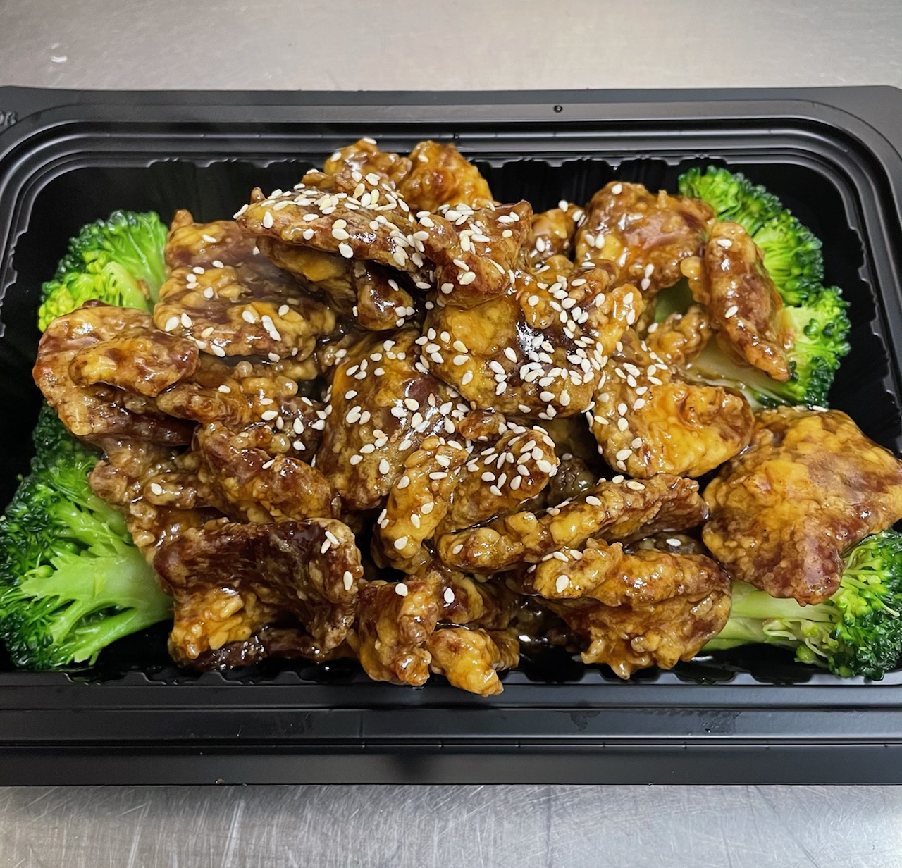 Order CS10. Sesame Beef food online from Szechuan Chinese Restaurant store, Dallas on bringmethat.com