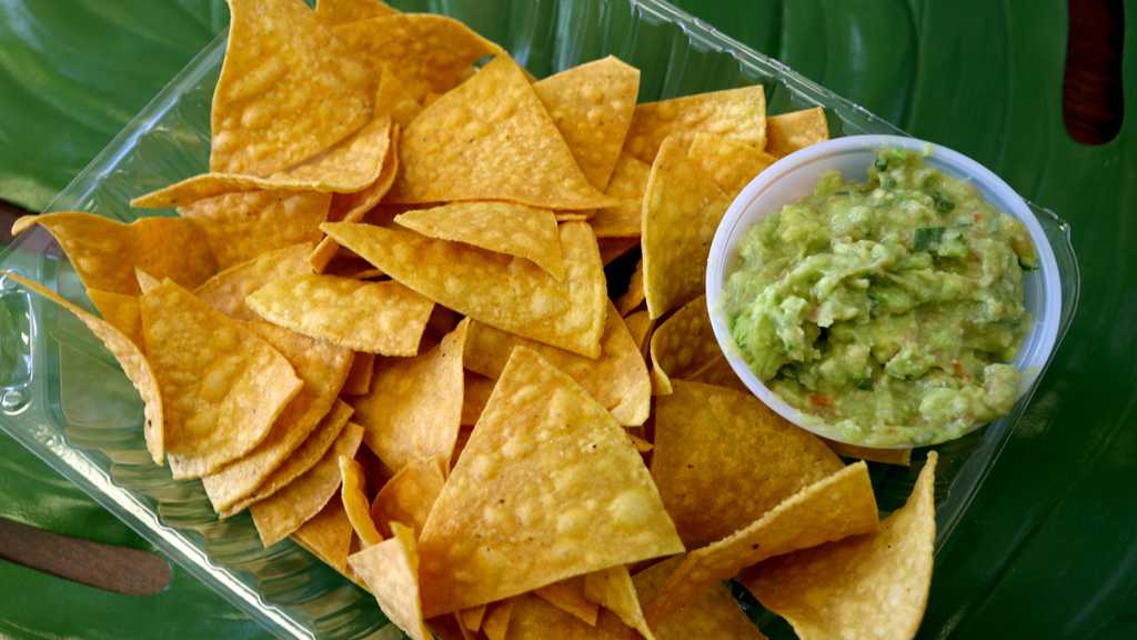 Order Chips and Guacamole food online from Tacos A La Parrilla store, San Jose on bringmethat.com